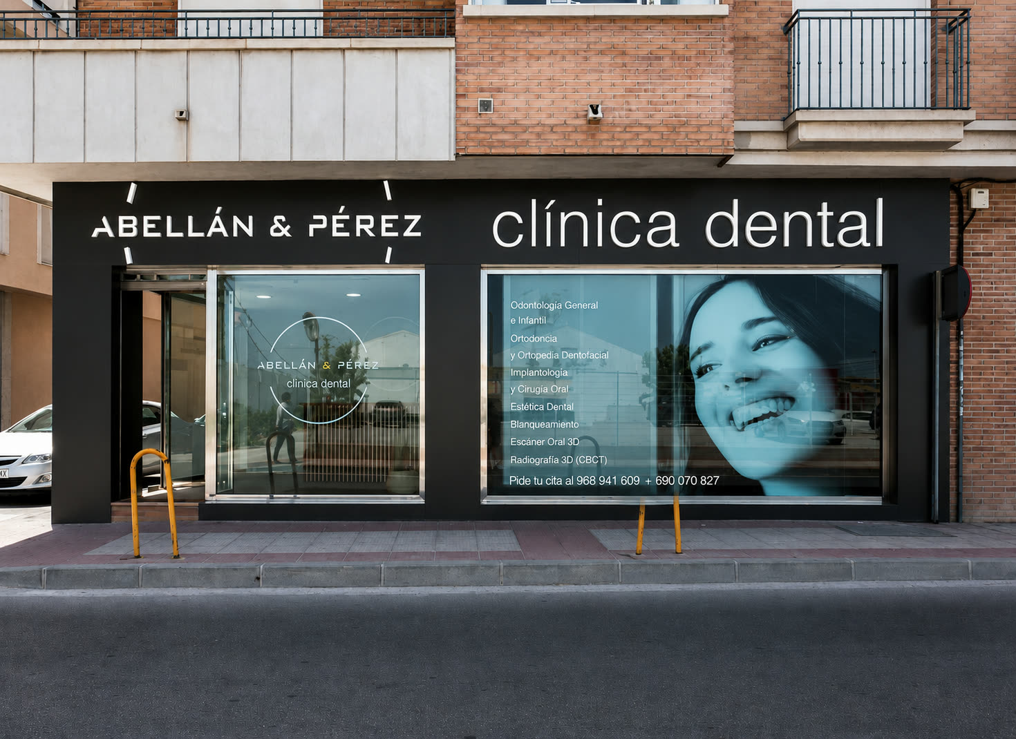 Fachada de la Clínica Dental Abellán & Pérez en El Palmar (Murcia)